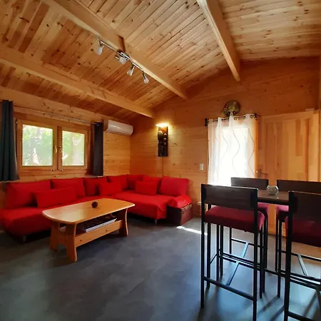 Дом отдыха Mit Terrasse Und Gemeinschaftspool Alto da Cerca